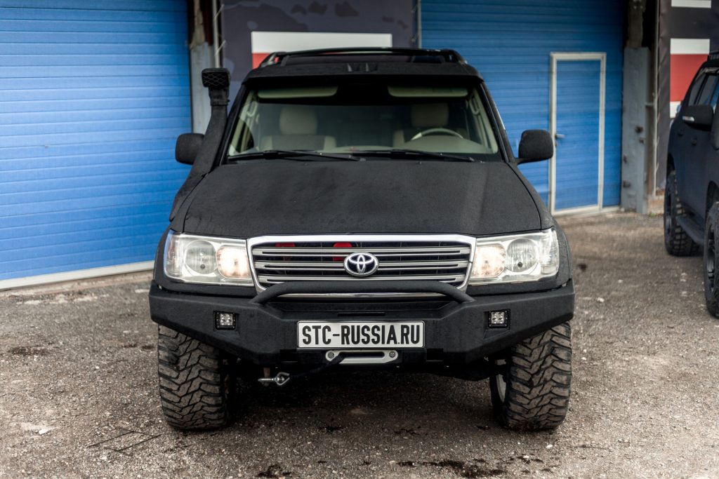 Бампер передний Toyota Land Cruiser 100 дуга