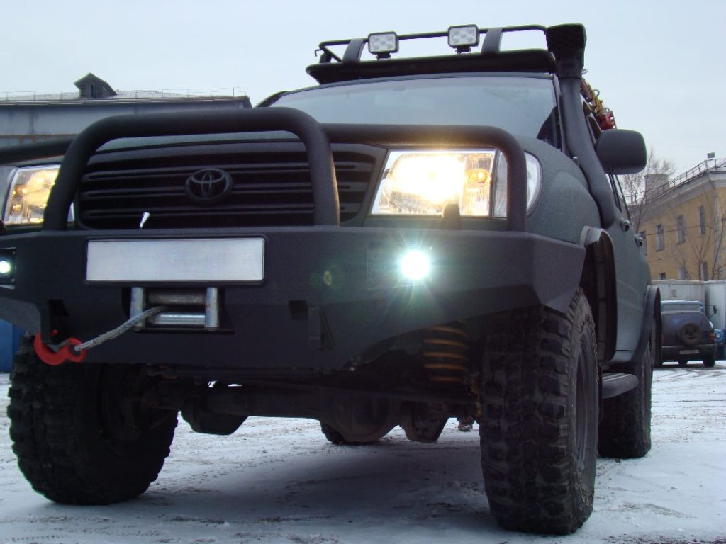 Бампер передний Toyota Land Cruiser 105 с защитой фар и ПТФ КОМПЛЕКТ 1 Бампер передний Toyota Land Cruiser 105 с защитой фар и ПТФ КОМПЛЕКТ 1