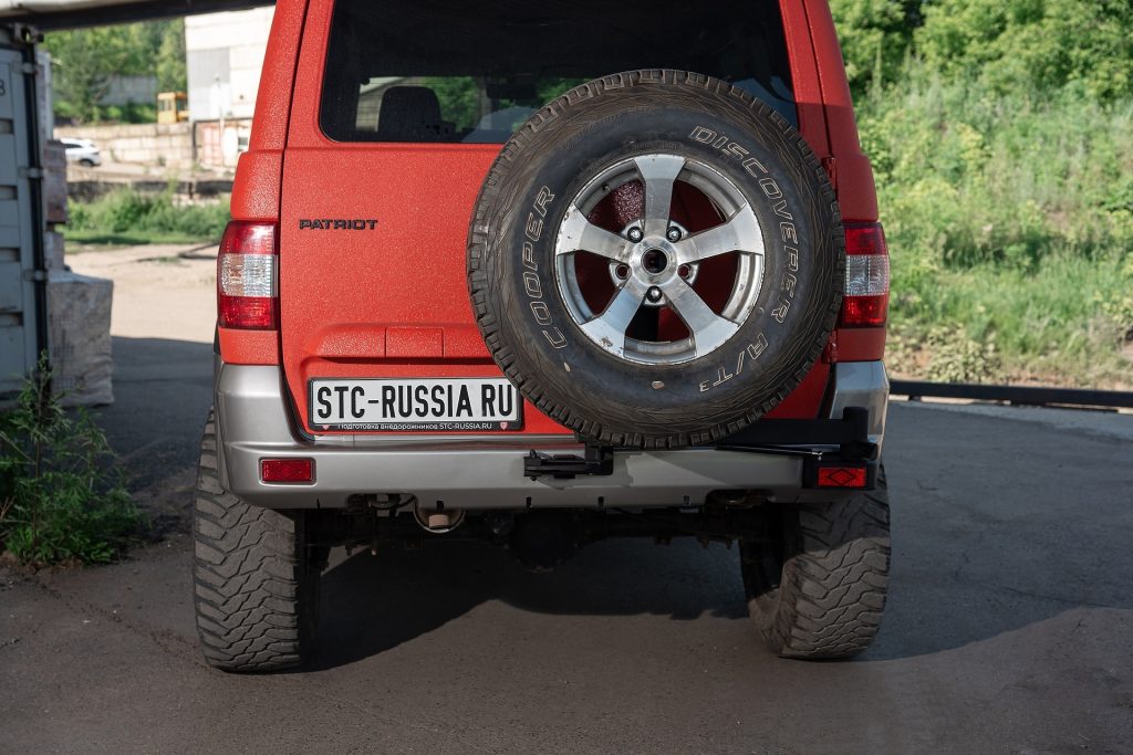 Калитка в штатный бампер Уаз Патриот 2015+