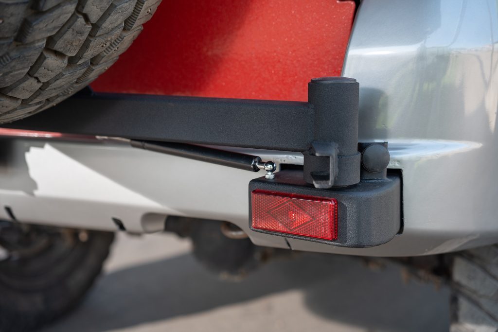 Калитка в штатный бампер Уаз Патриот 2015+