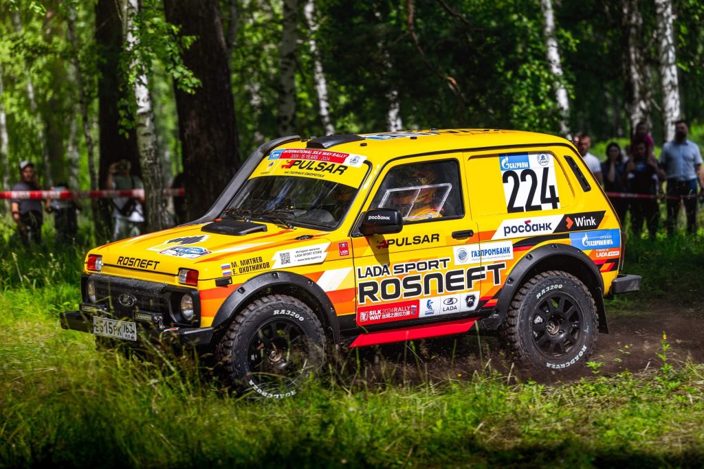 Расширители колесных арок Lada Niva 4×4 3D (Резаные) 40мм