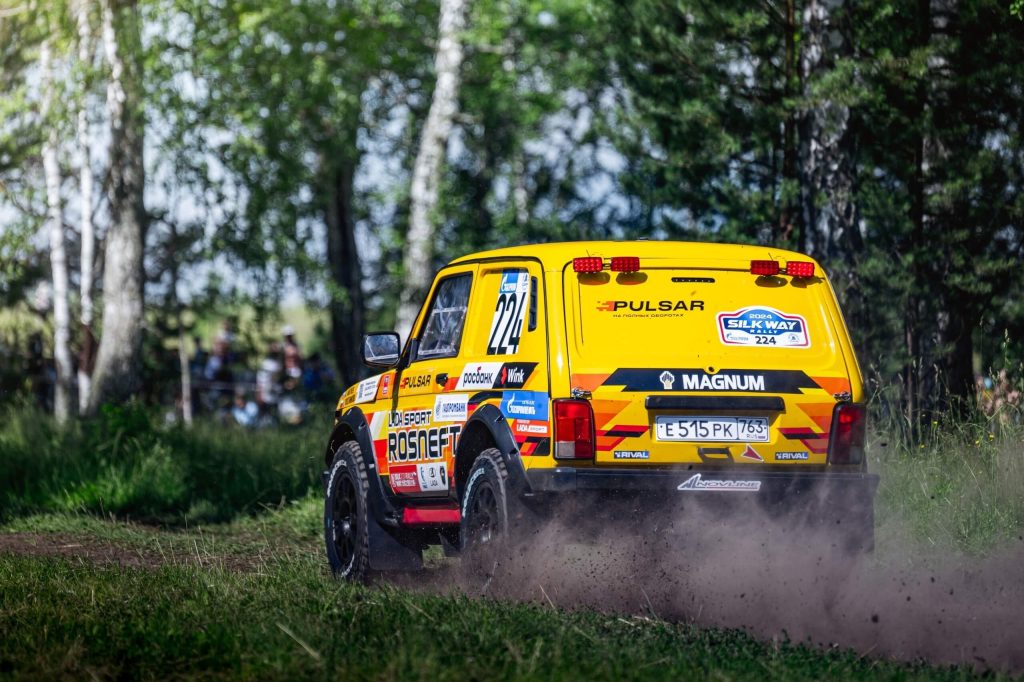 Расширители колесных арок Lada Niva 4×4 3D (Резаные) 40мм