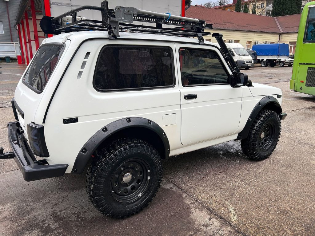 Расширители колесных арок Lada Niva 4×4 3D (Резаные) 40мм