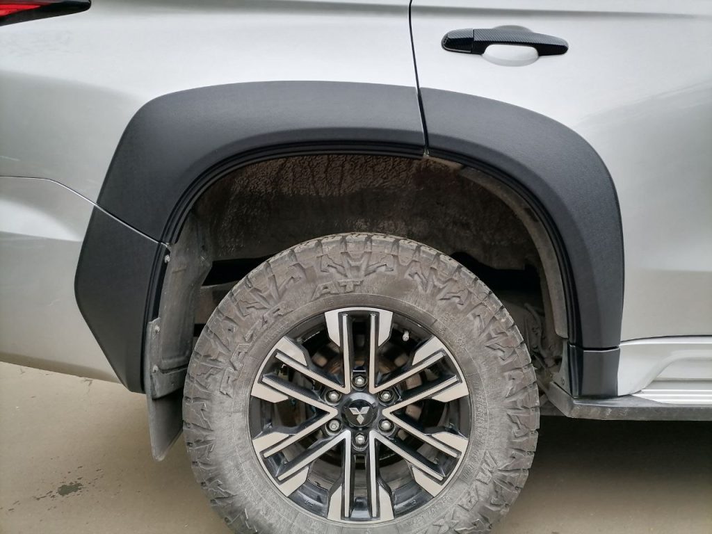 Расширители колесных арок Pajero Sport 2020 20мм