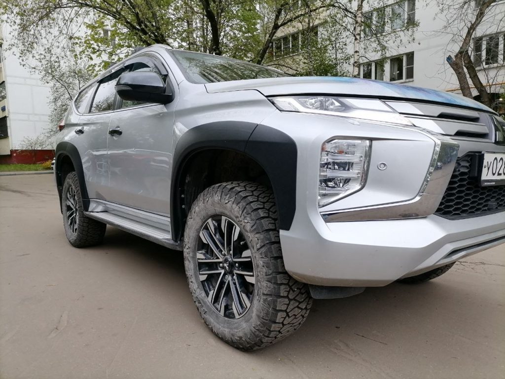 Расширители колесных арок Pajero Sport 2020 20мм